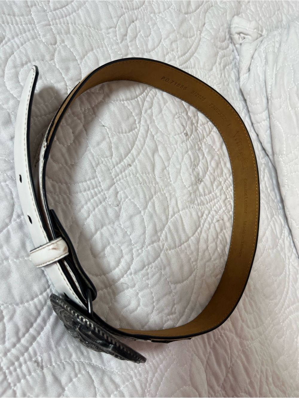 Wrangler White and Tan Western Belt with Ornate Silver Buckle - Picture 9 of 9